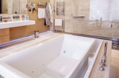 Elegant Tub Area